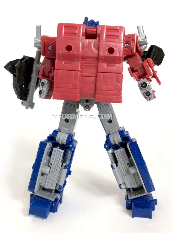 Review Siege Optimus Prime Voyager War For Cybertron  (17 of 45)